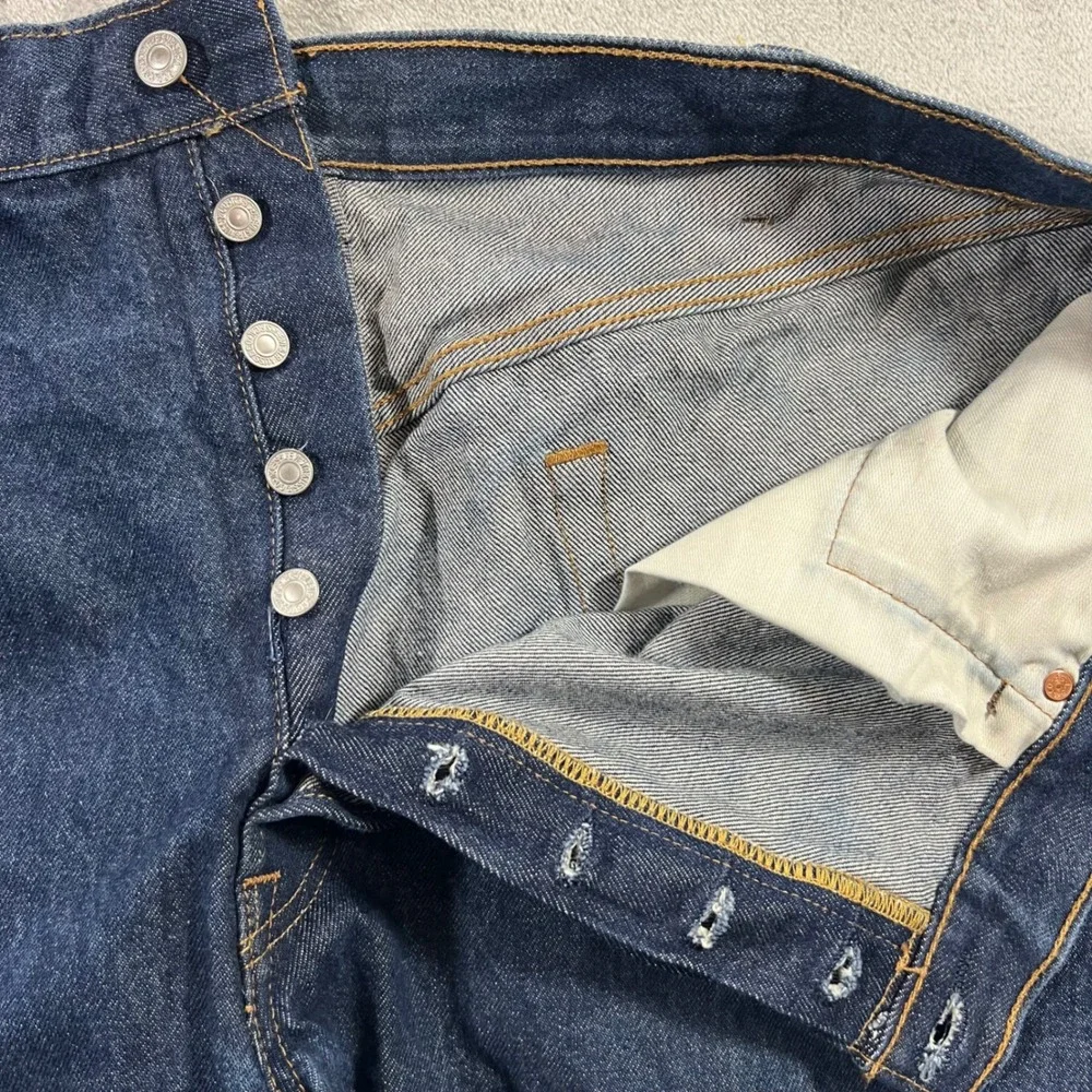 LEVI'S 501 Original Fit Jeans Mens 42x32 Dark Indigo Blue Button Fly Classic